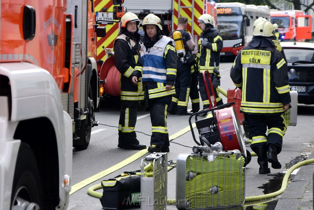 Feuer 2 Y Koeln Muelheim Bergisch Gladbacherstr P35.JPG - Miklos Laubert